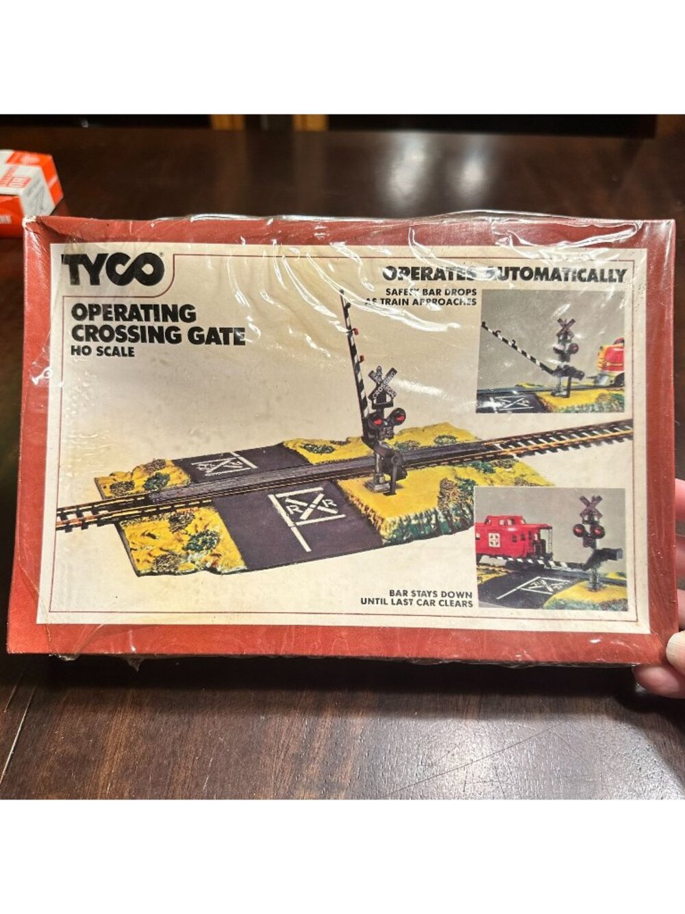 Tyco Operating HO Scale Crossing Gate 908 Model Train Accessory